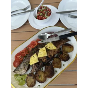 Grilled fish with pineapple